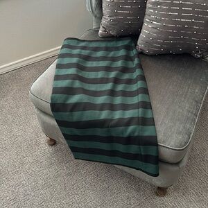 MIDI length pencil skirt